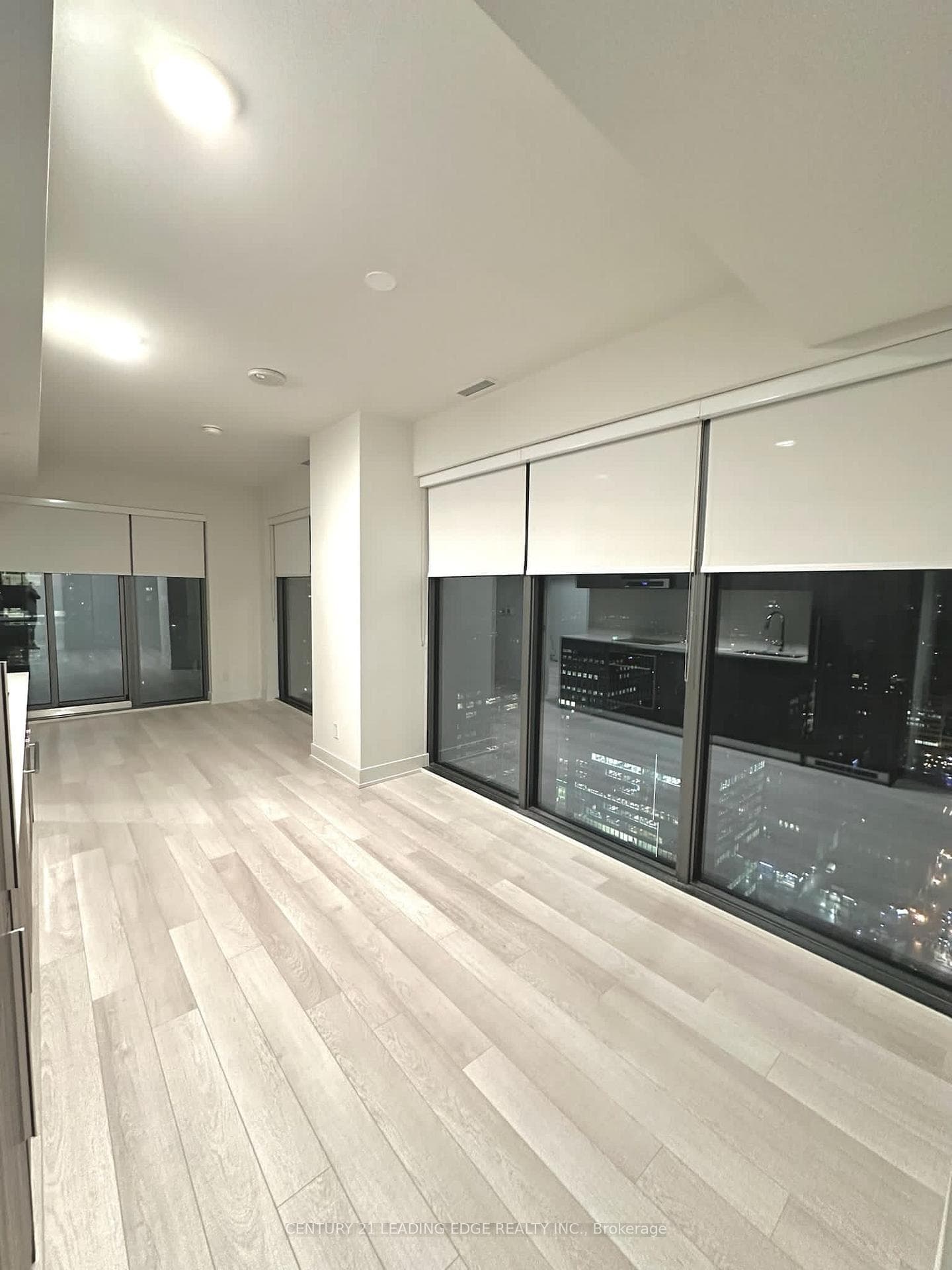 8 CUMBERLAND Street Unit 3203 photo 11