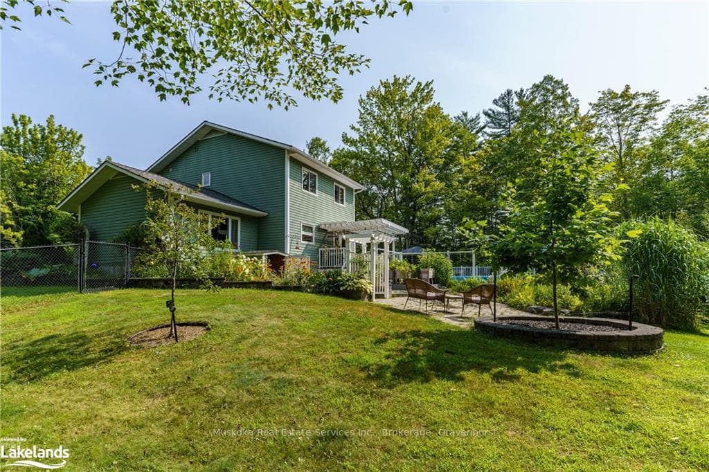 1051 BRYDONS BAY Road photo 36