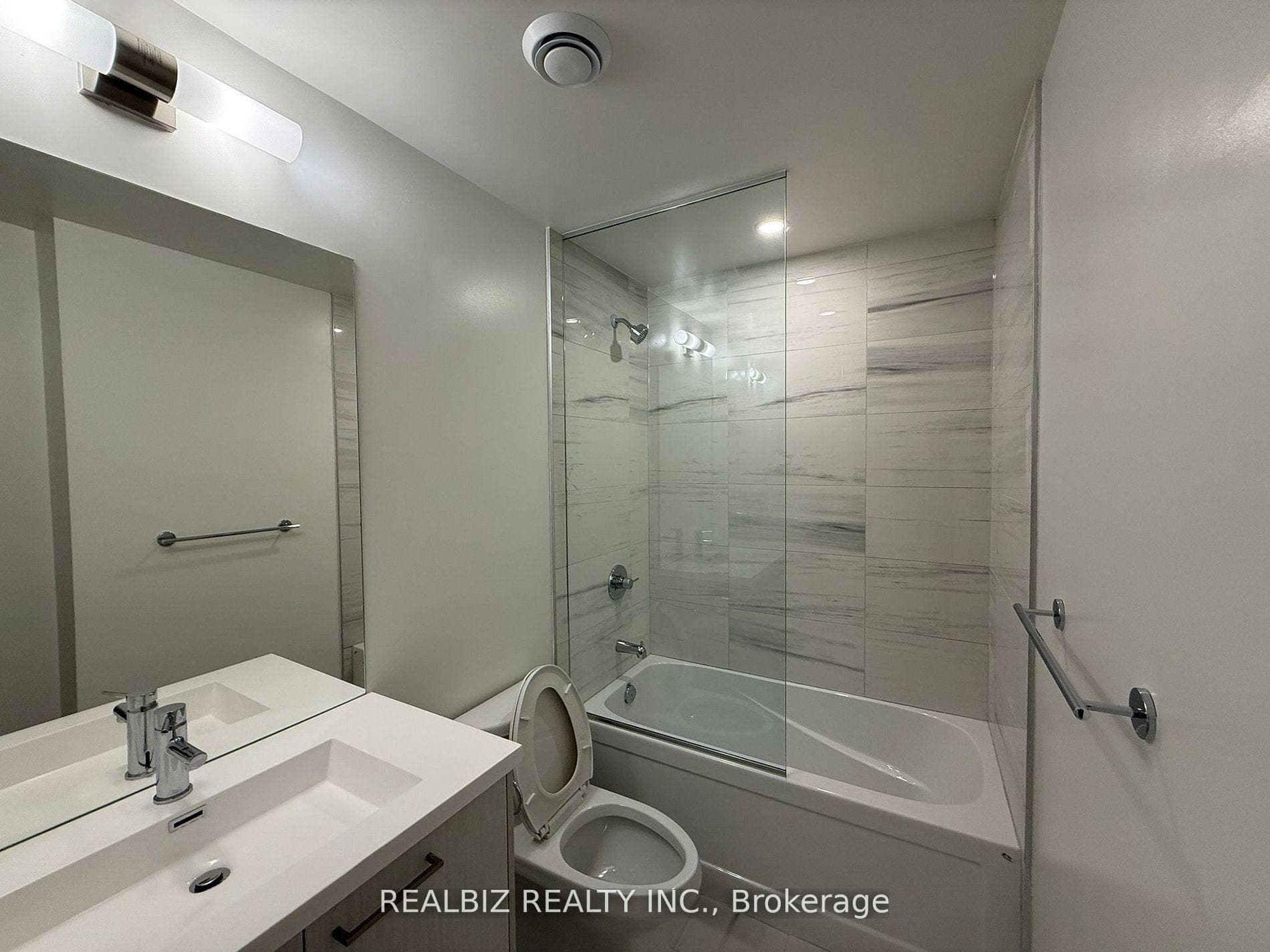 28 Interchange Way Unit 1715 photo 11