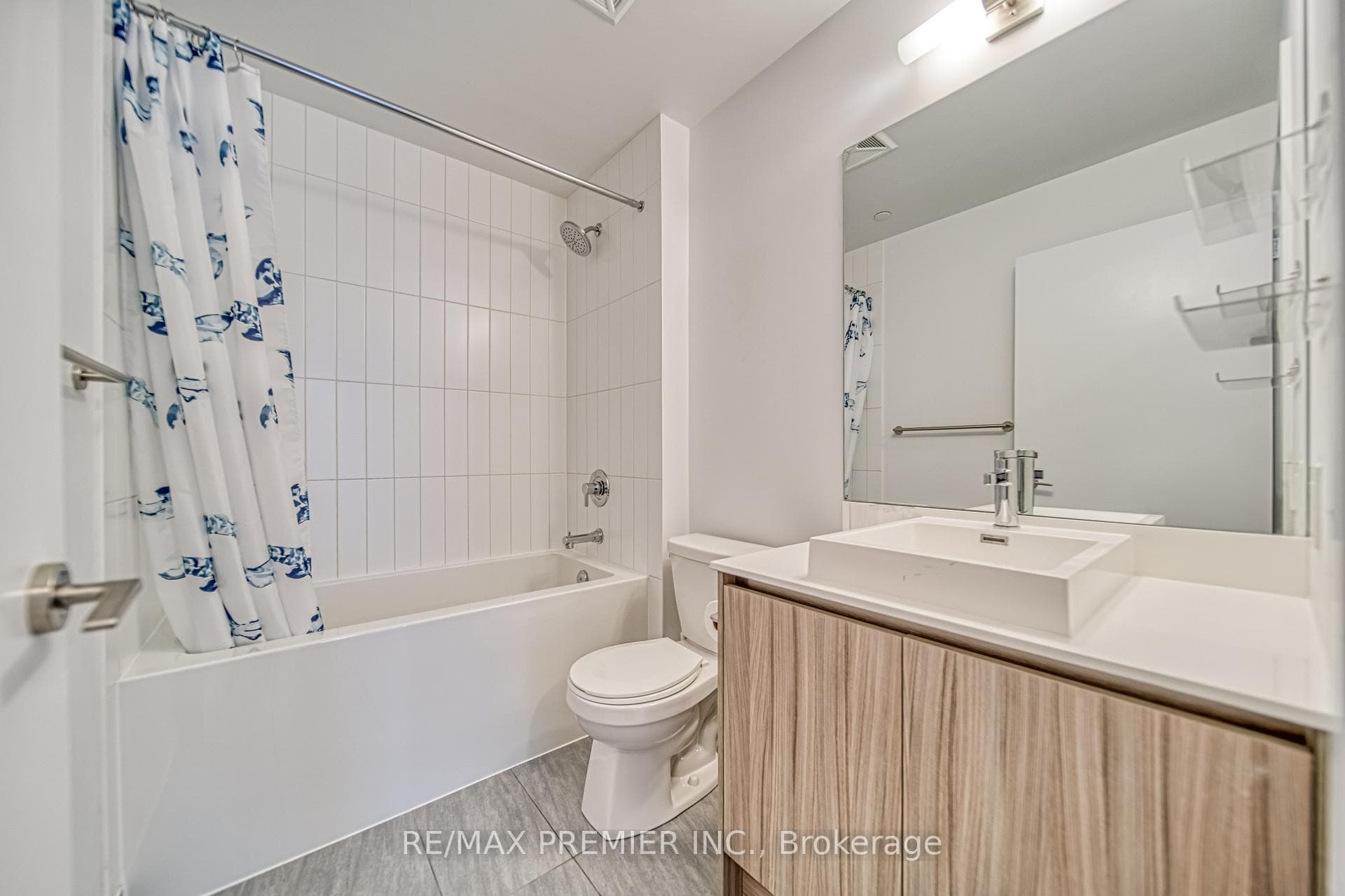 251 Manitoba Street Unit 105 photo 24