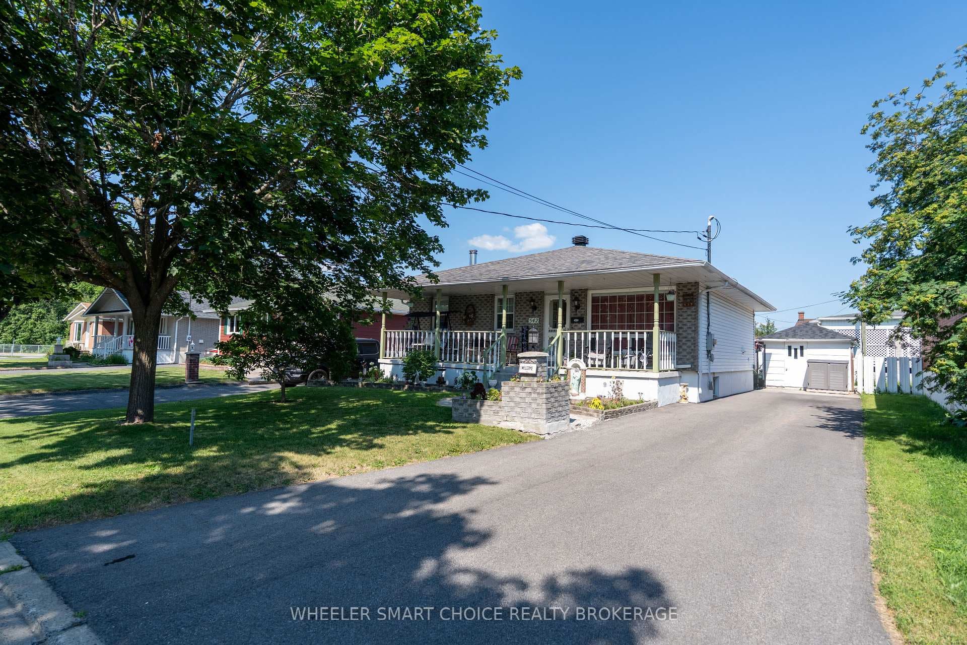 542 Anthony Street photo 2