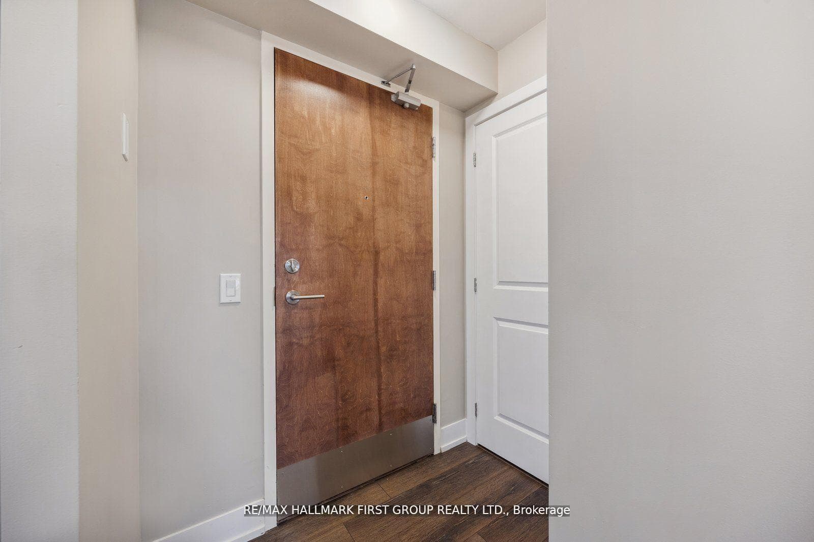 1215 Bayly Street Unit 1304 photo 4