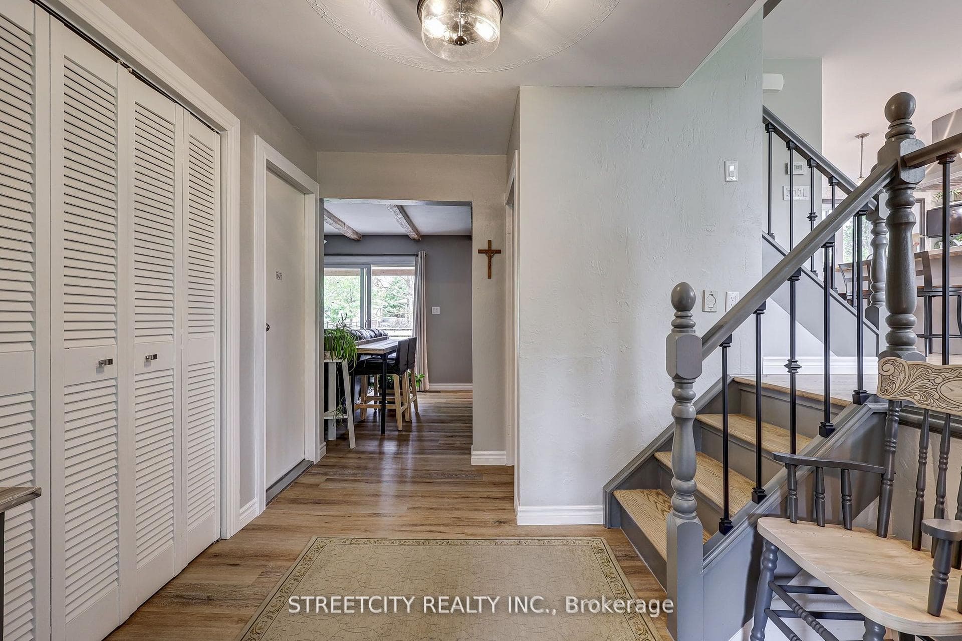 531 Elm Street photo 7