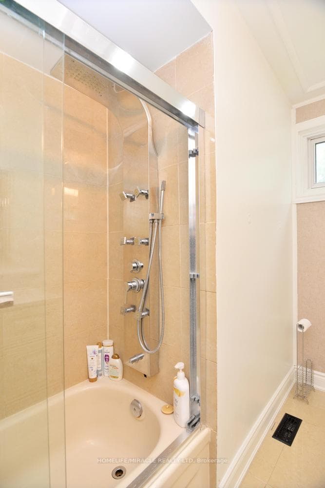 80 Jill Crescent photo 28
