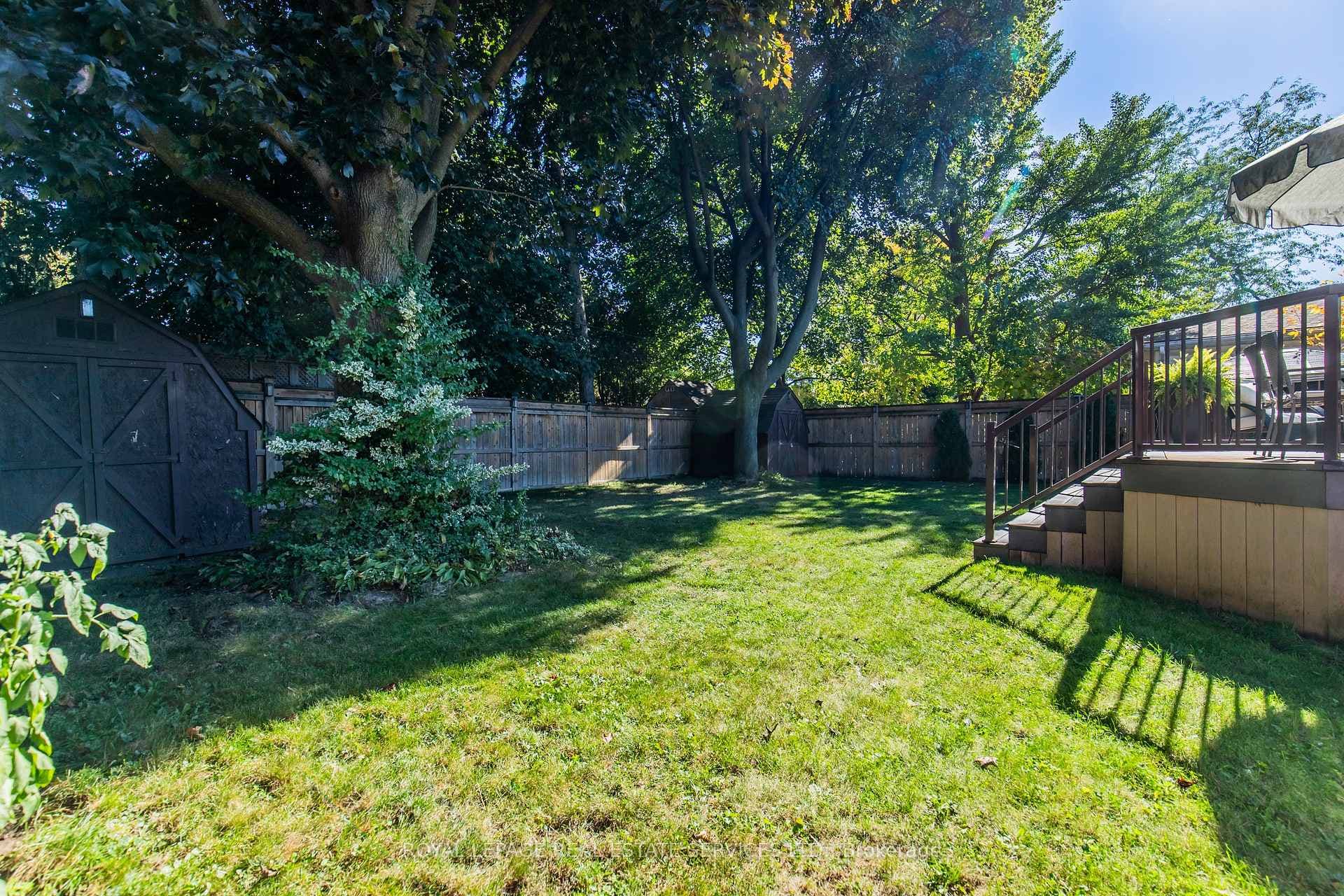 15 Belair Drive photo 41