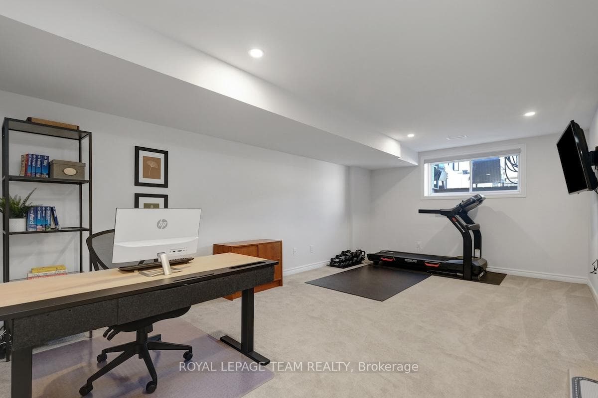 807 Clapham Terrace photo 39