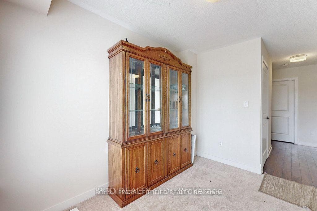 2614 Castlegate Crossing photo 16