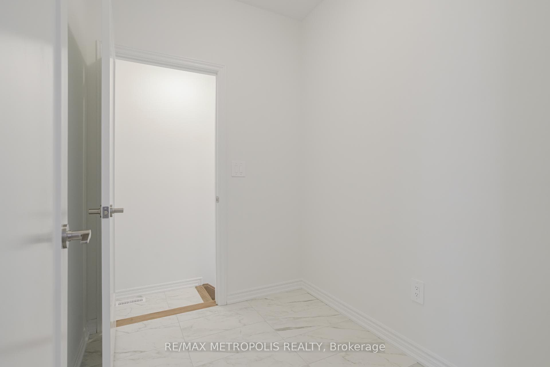 1481 Buttercup Court photo 20