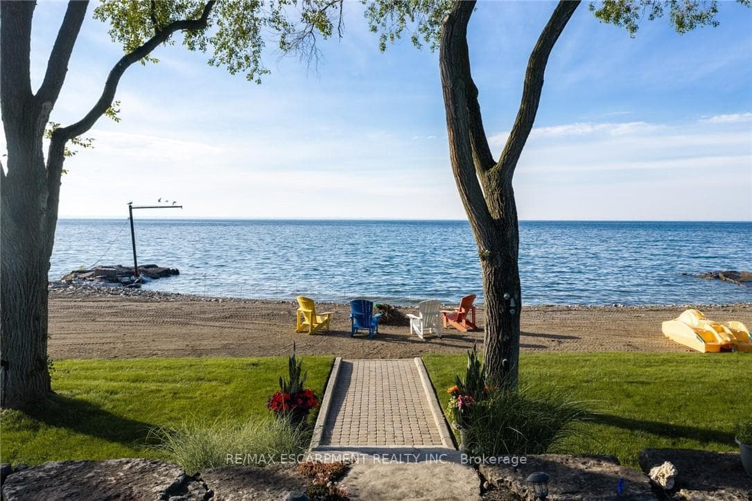 17 Lochside Drive photo 6