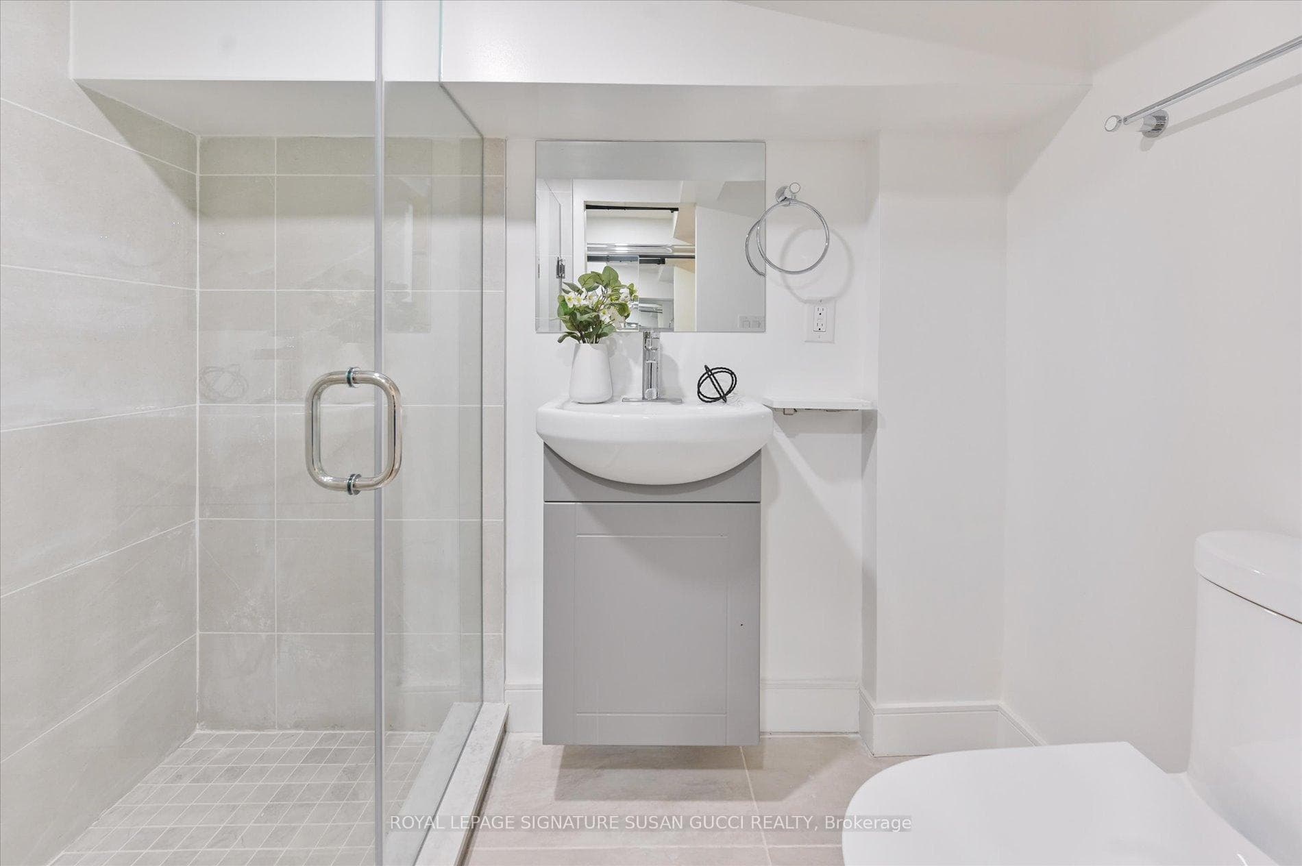 21 Frankdale Avenue photo 36