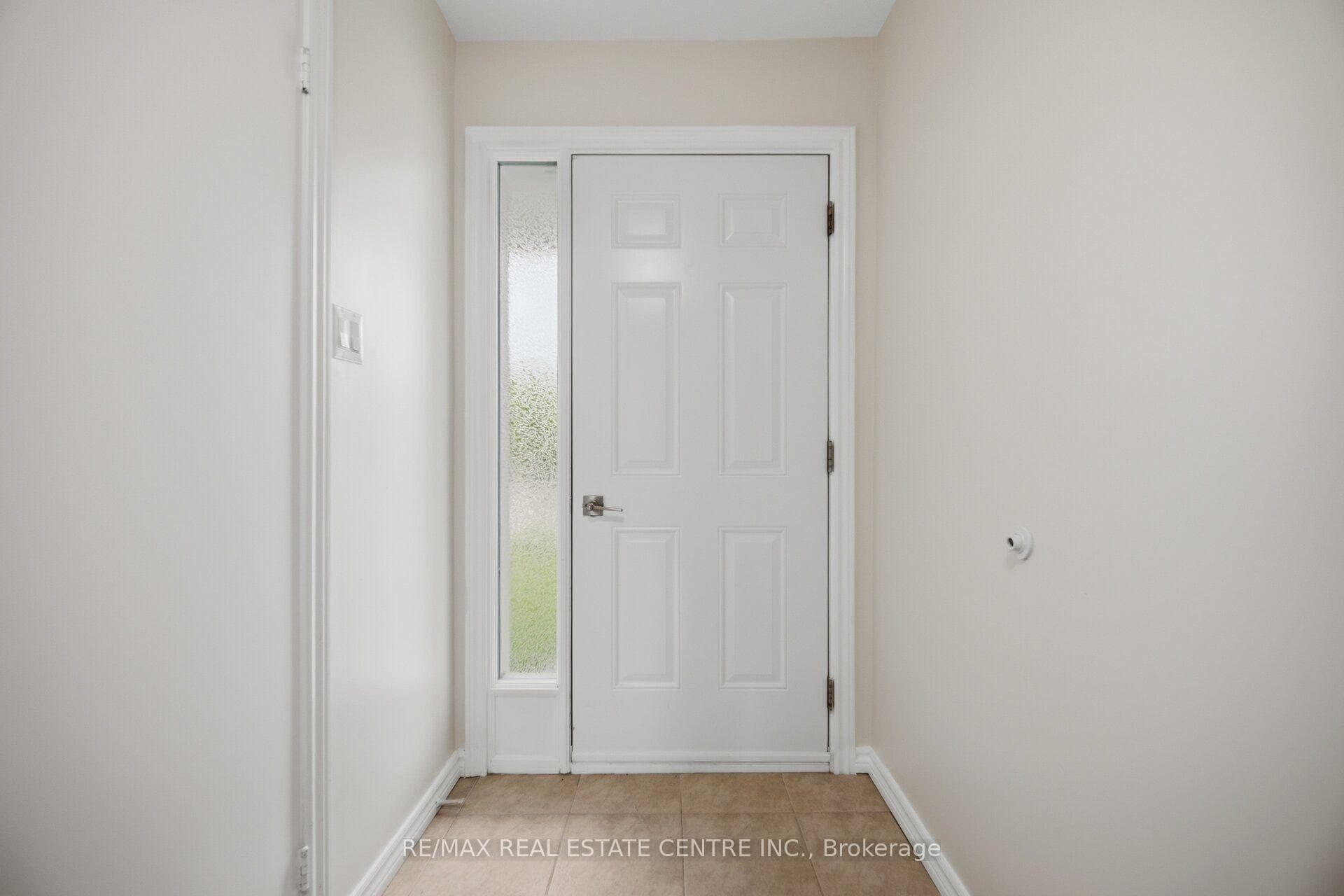 706 Carrying Place photo 7