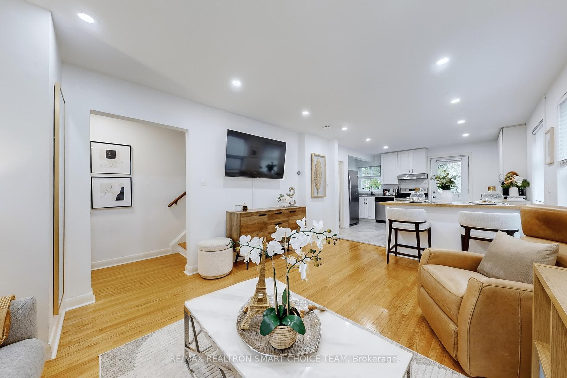 783 Birchmount Road photo 6