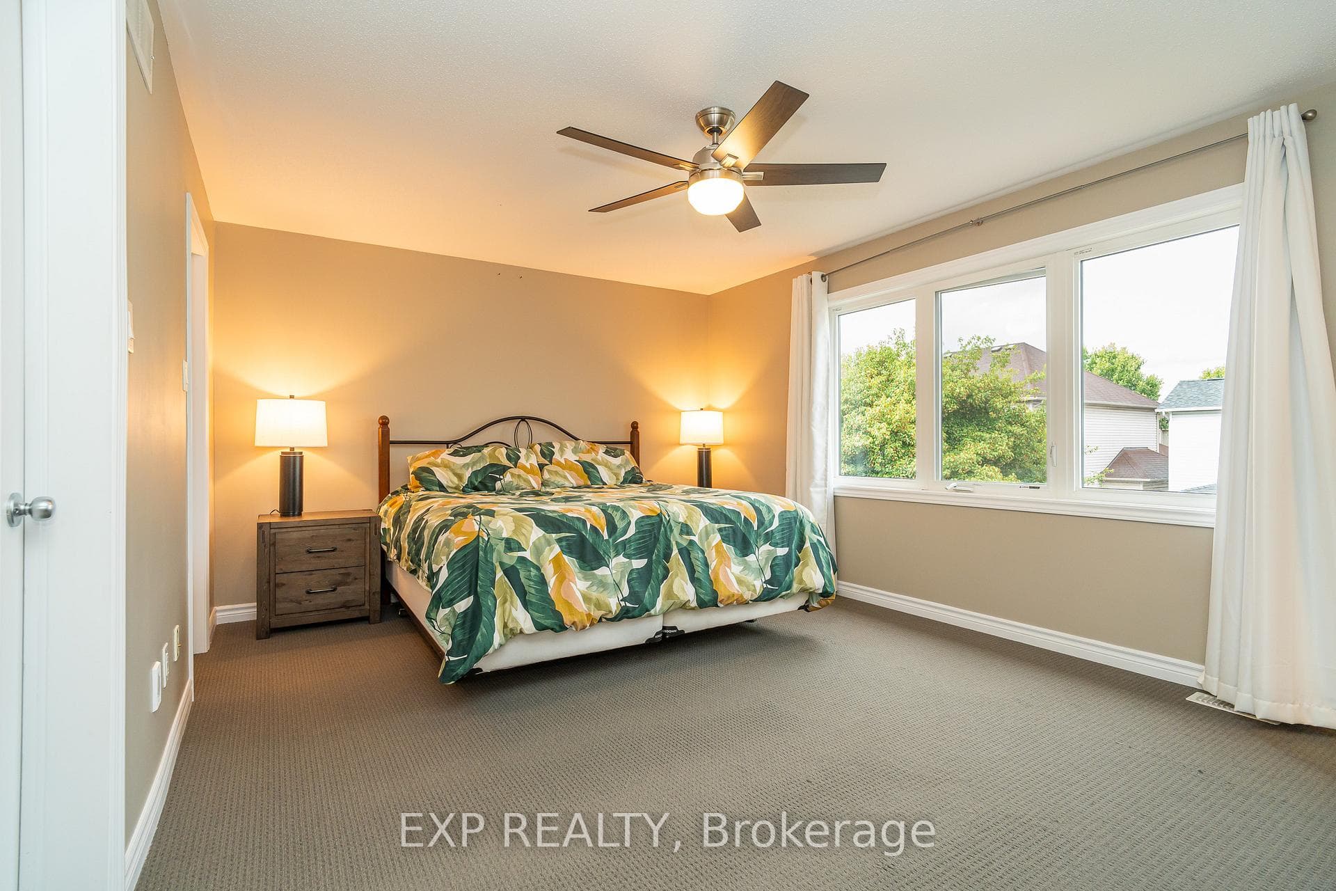 3545 Woodroffe Avenue photo 27