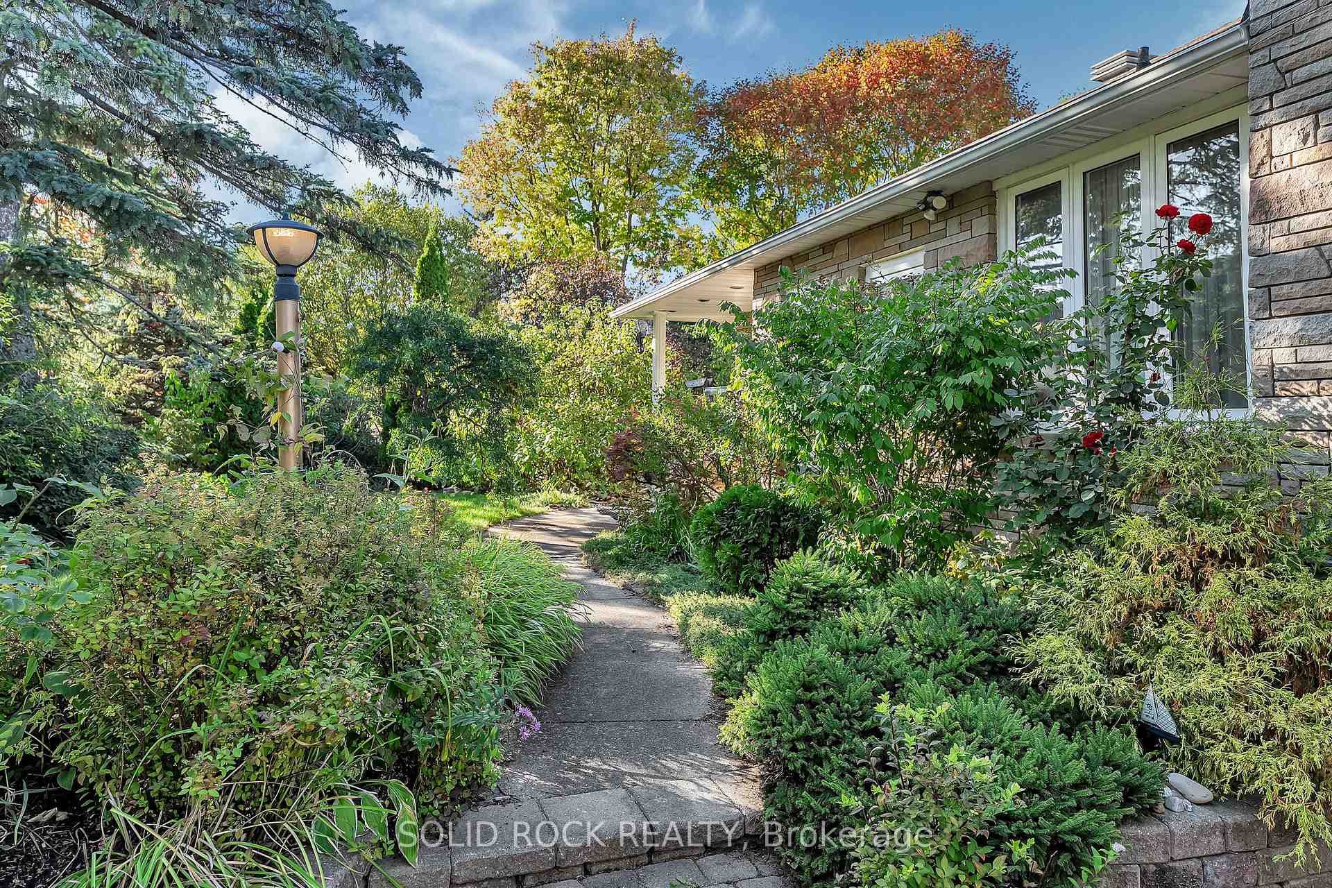 471 Tillbury Avenue photo 5
