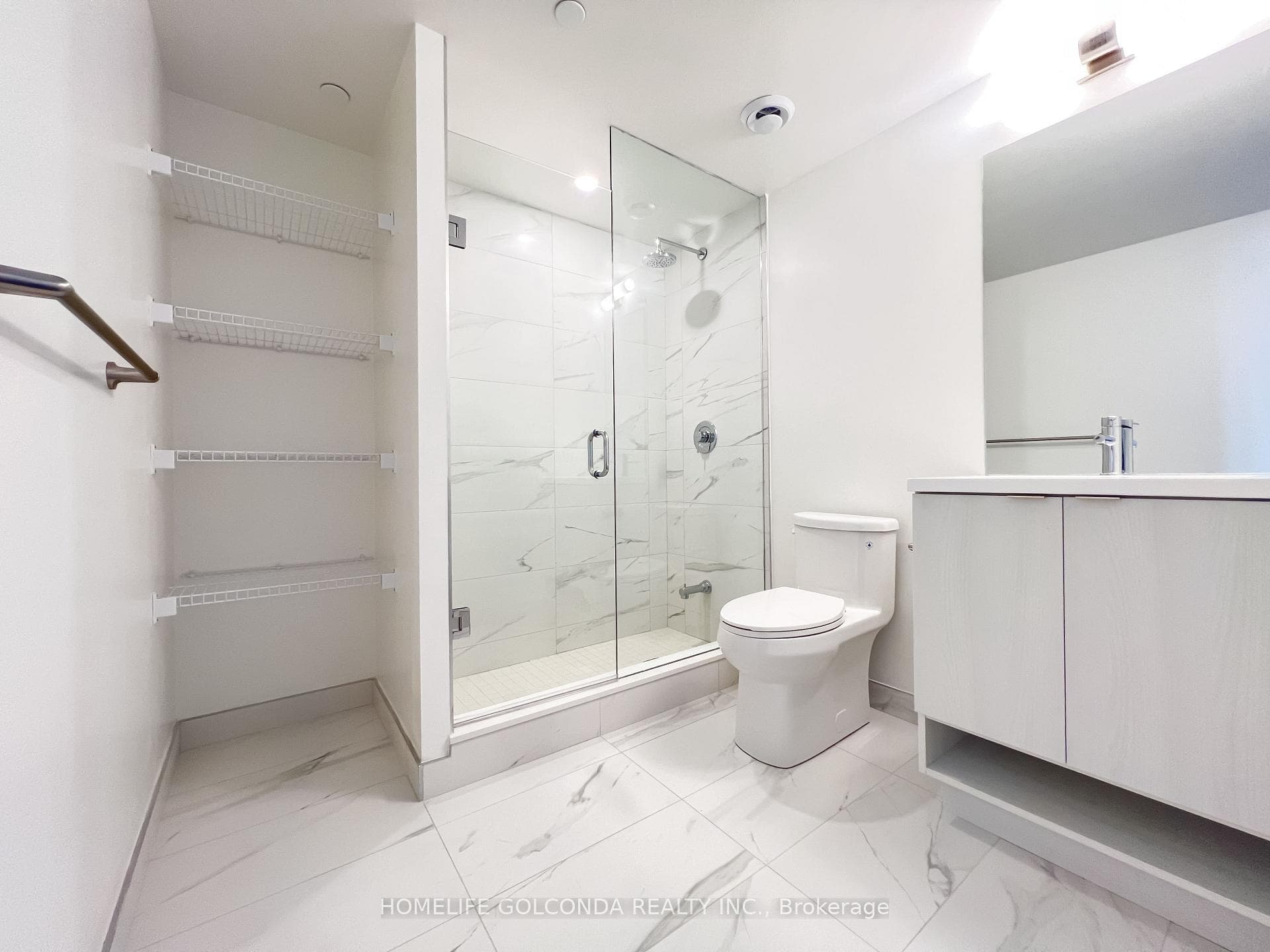138 Downes Street Unit 3902 photo 6