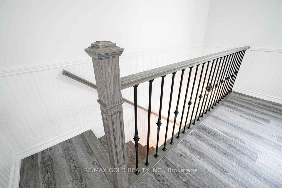 4 Adamson Street photo 13