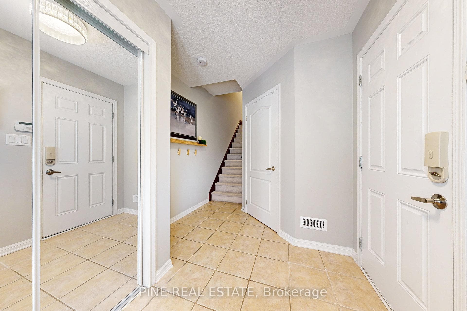 649 SPEYER Circle photo 7