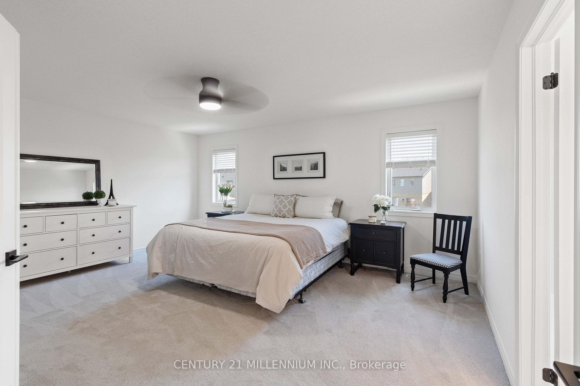 135 Plewes Drive photo 29