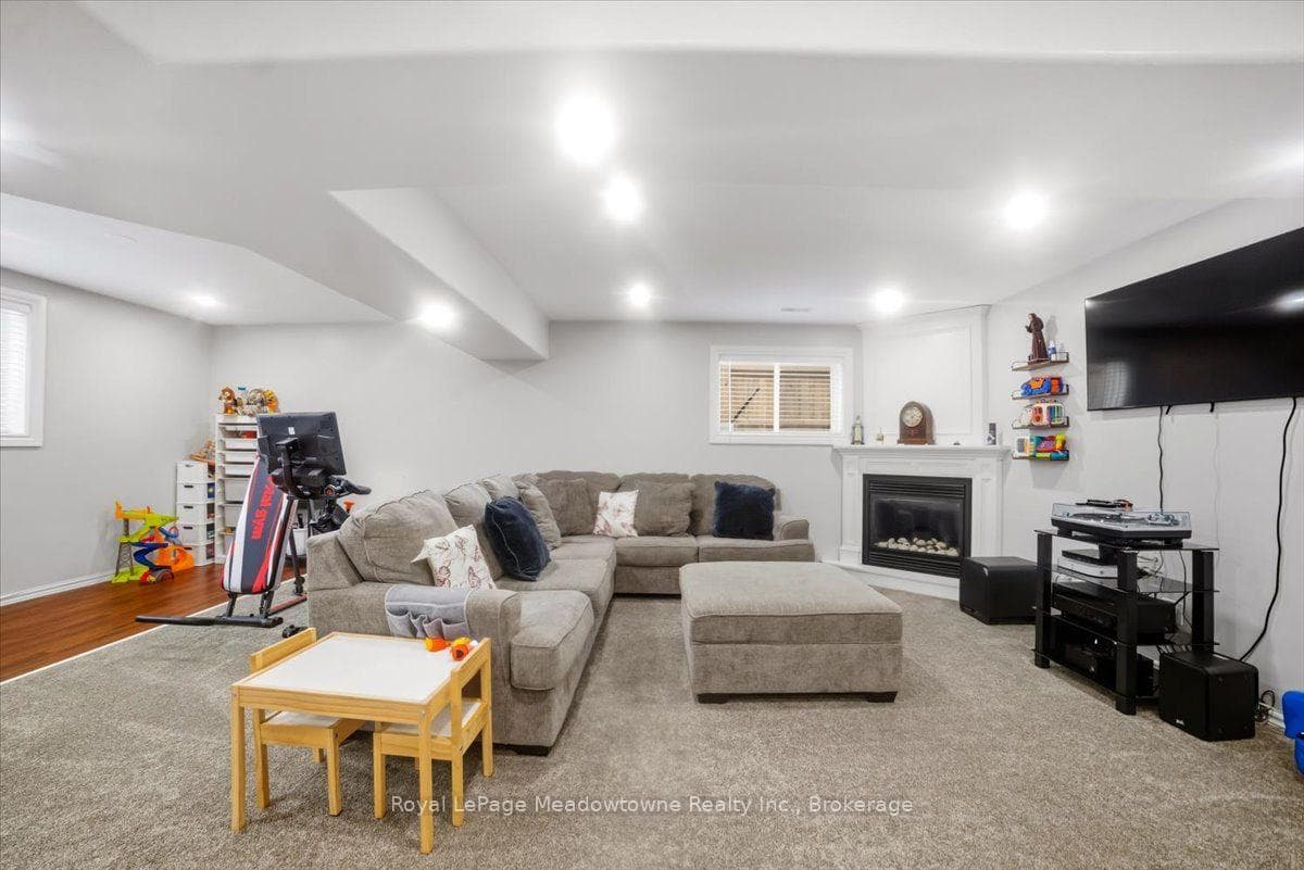 15 Sharpe Street photo 29