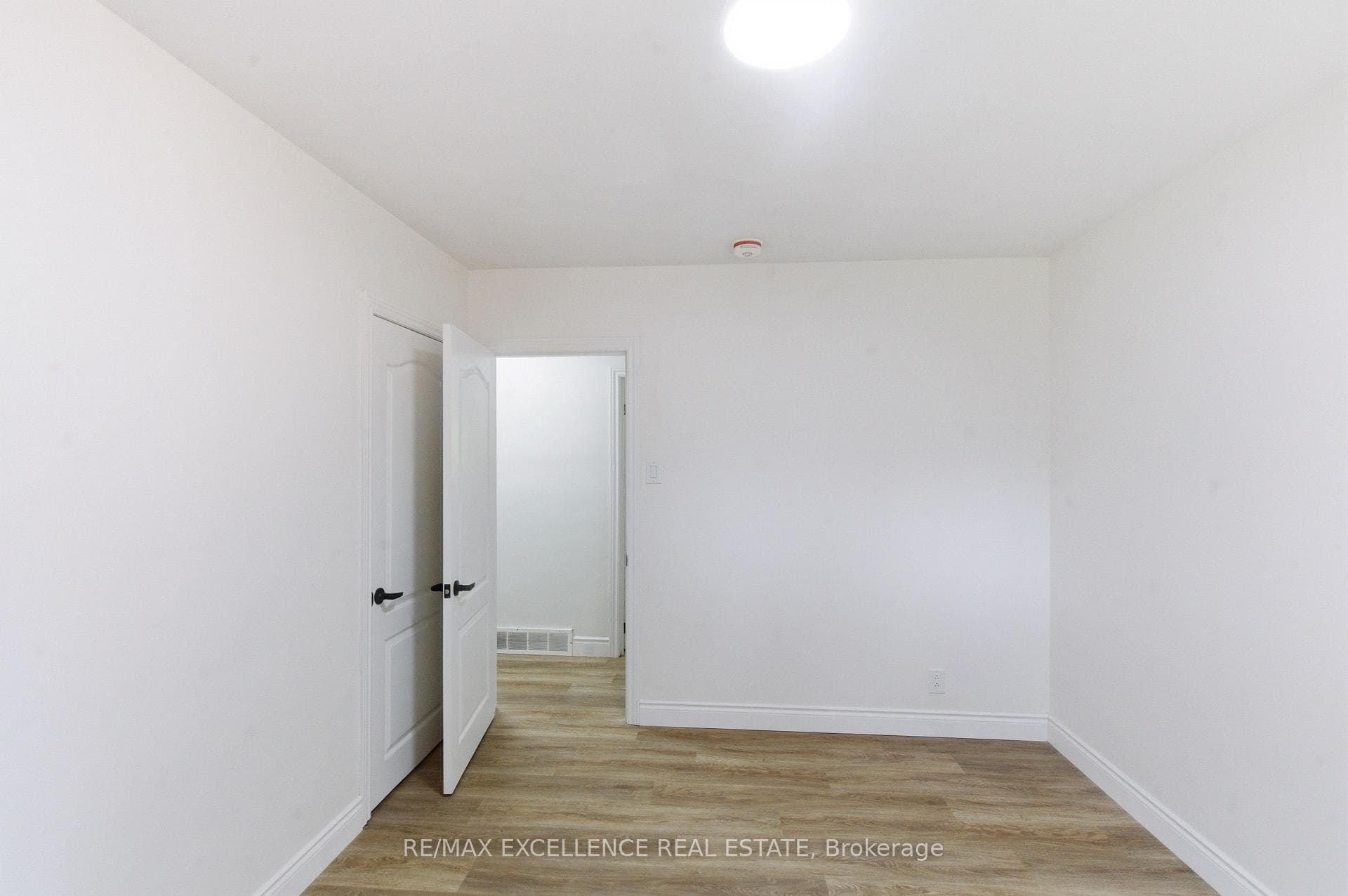 1814 Whitehall Drive photo 19