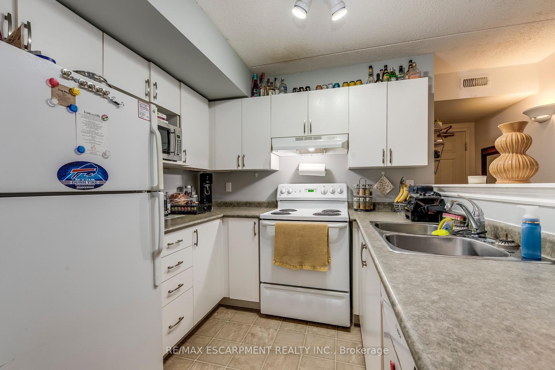 2045 Appleby Line Unit 204 photo 7