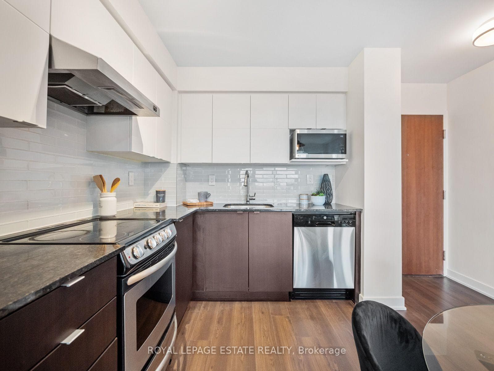 160 Flemington Road Unit 1403 photo 6