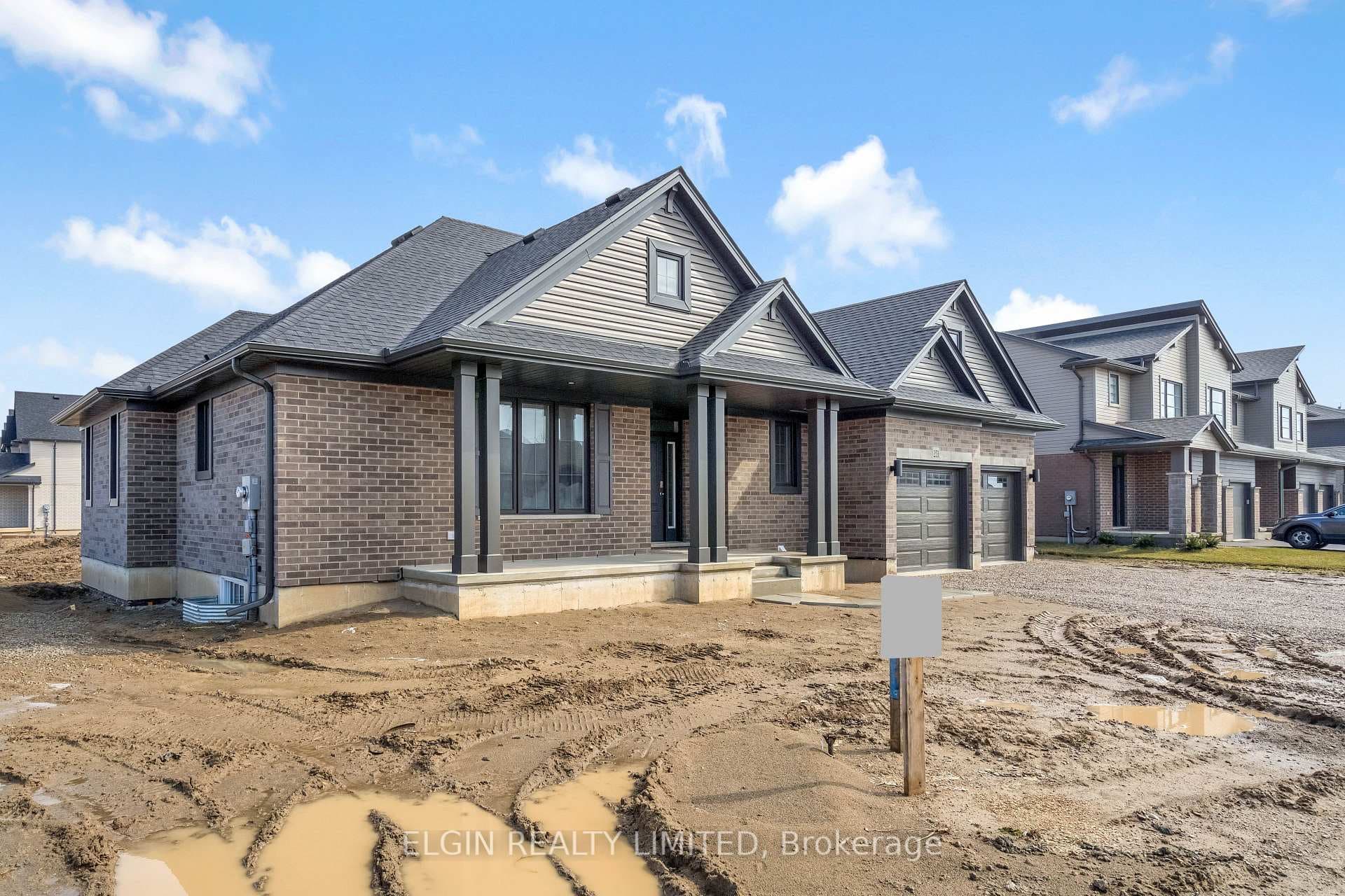 253 Renaissance Drive photo 2