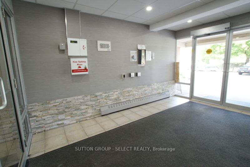 583 Mornington Avenue Unit 606 photo 3