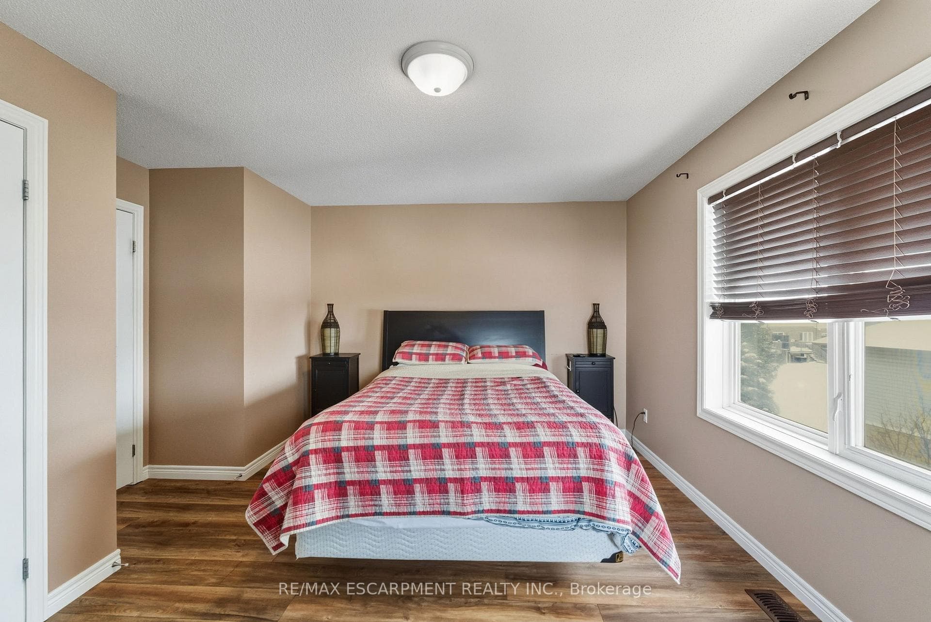 6 Chapman Lane photo 21