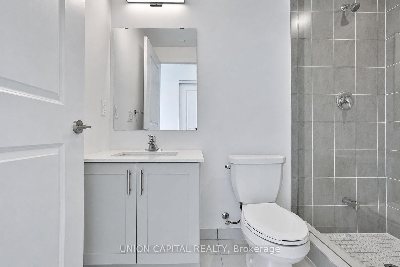 1063 Douglas McCurdy Common Unit 1104 photo 8