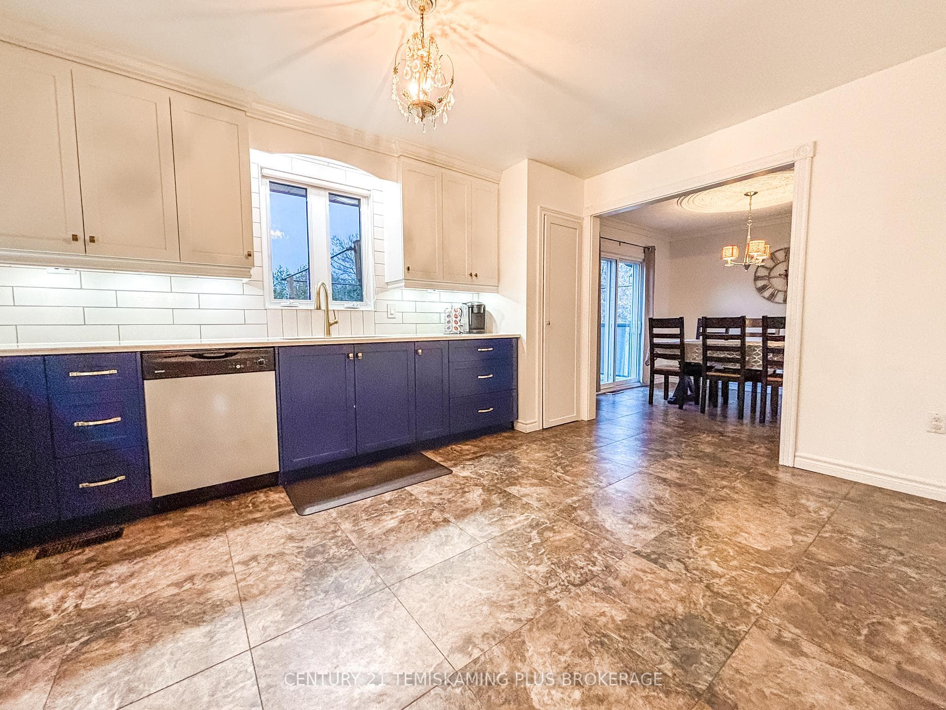 278 Laurette Street photo 14