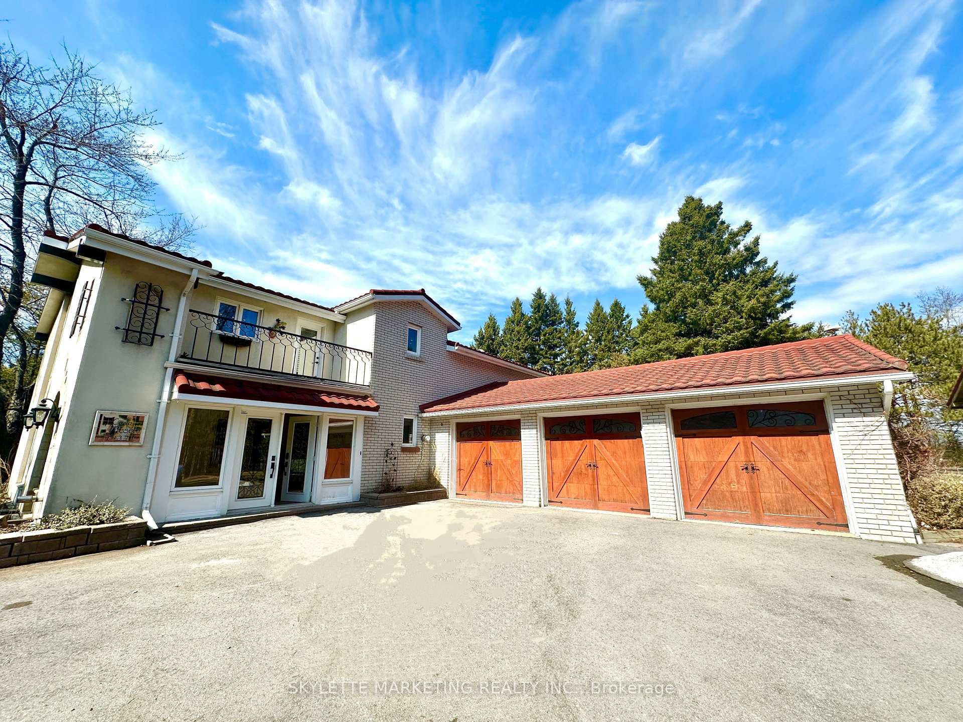 14377 Warden Avenue photo 2