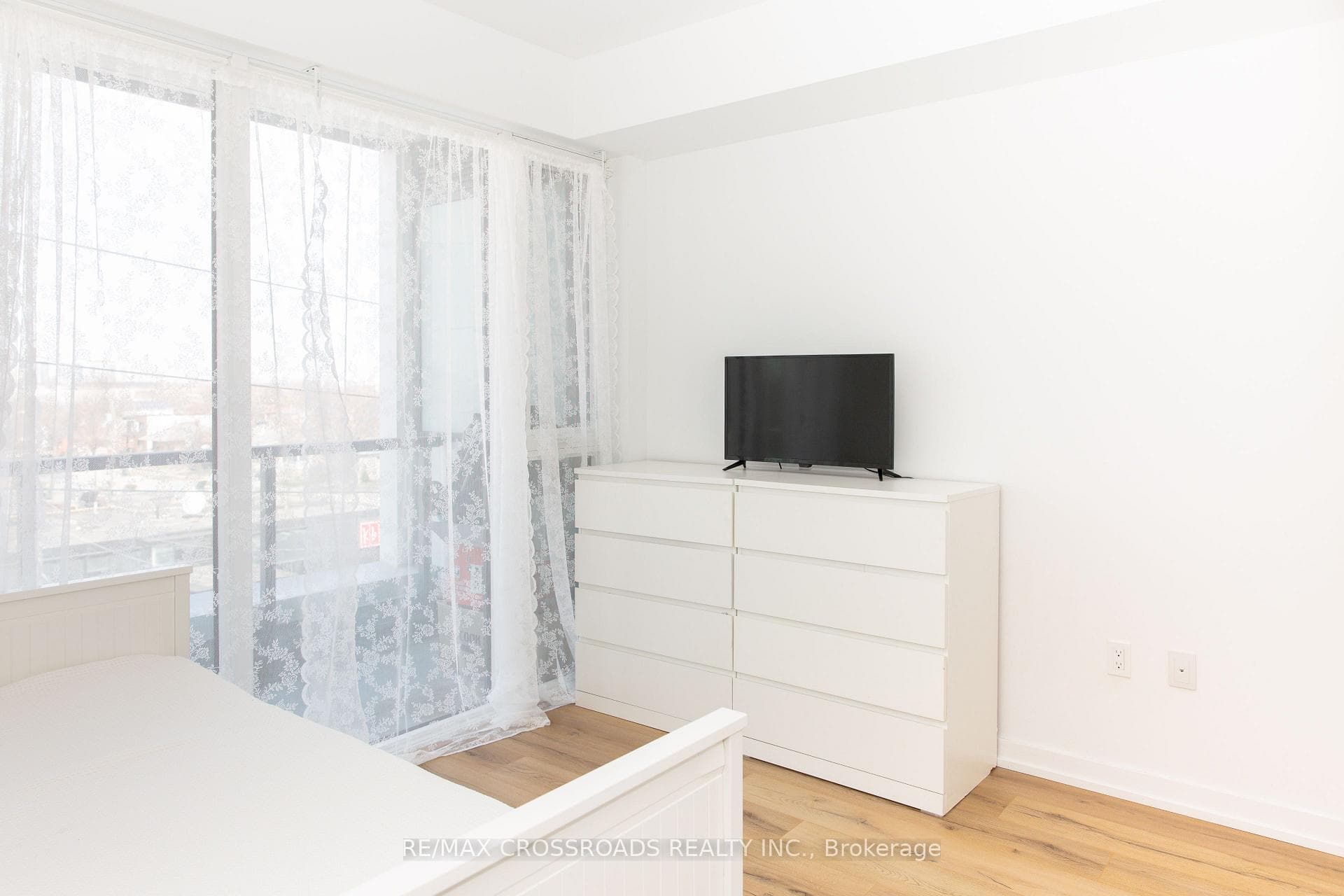 1195 The Queensway N/A Unit 406 photo 6