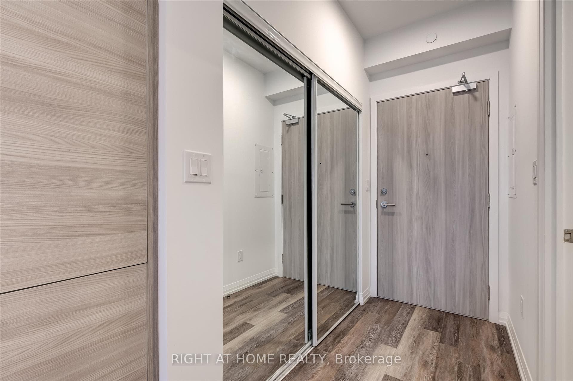 75 Canterbury Place Unit 2803 photo 17