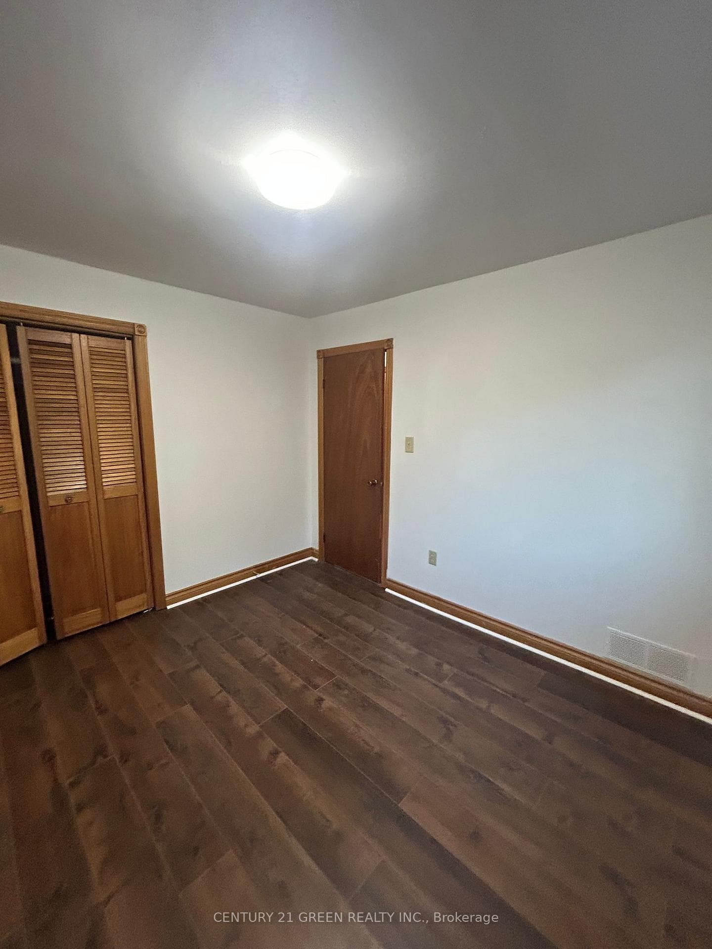 719 Keates Avenue Unit Main photo 20