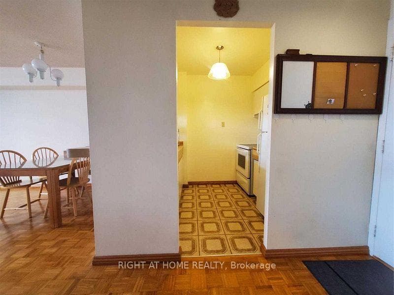60 St. Patrick Street Unit 631 photo 4