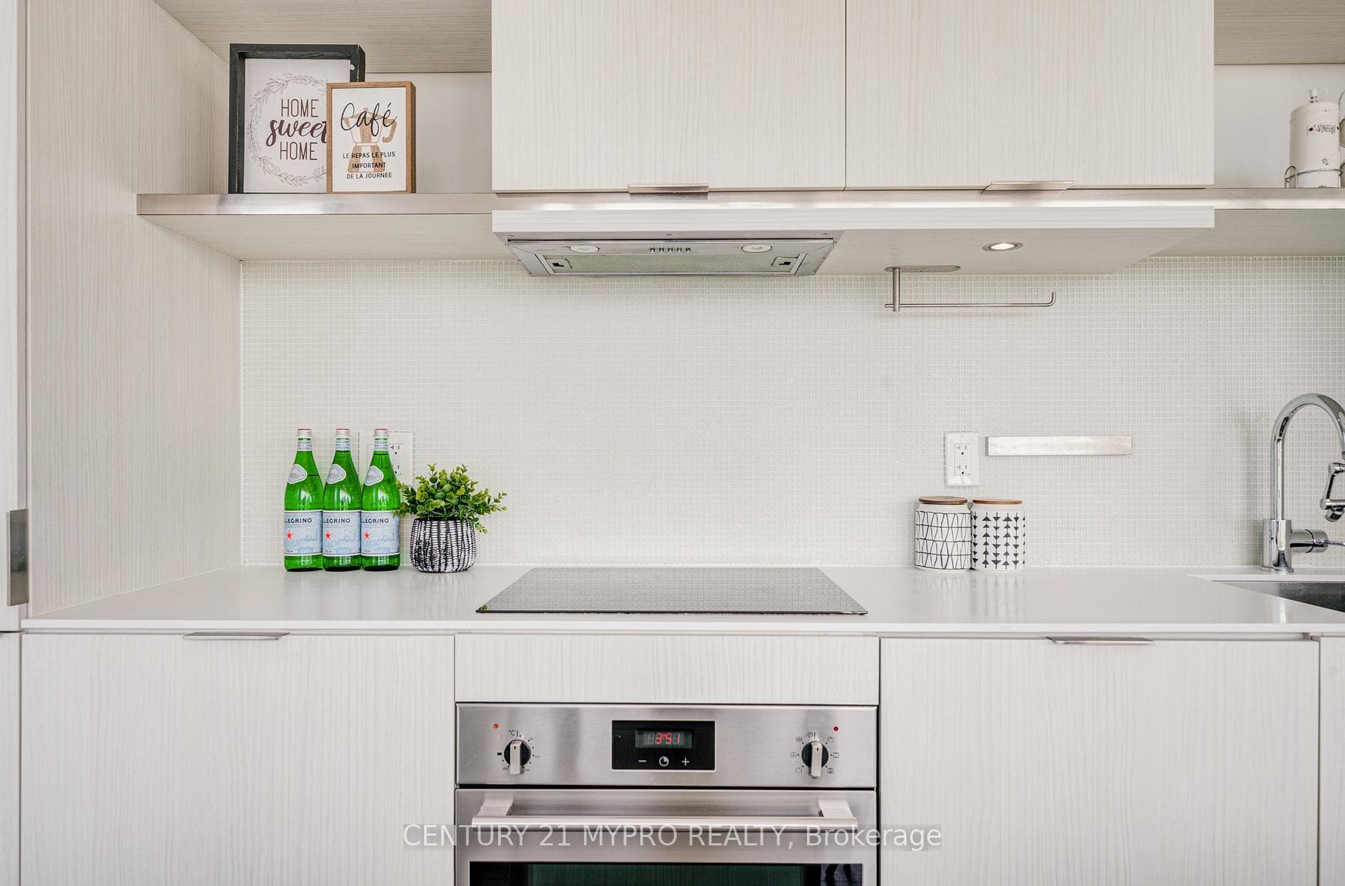 197 Yonge Street Unit 3109 photo 9