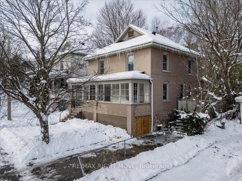 132 Jarvis Street photo 1