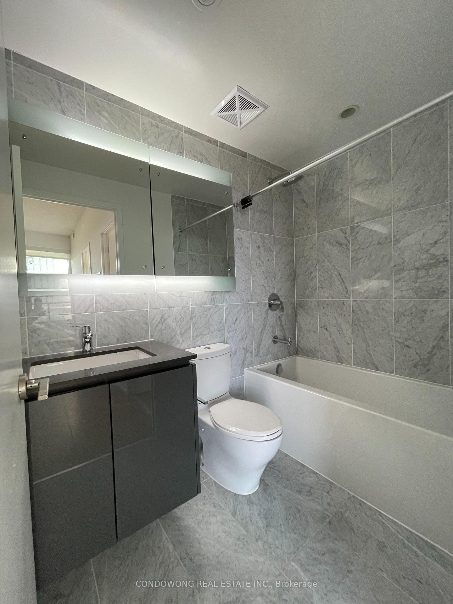 115 Mcmahon Drive Unit 705 photo 11