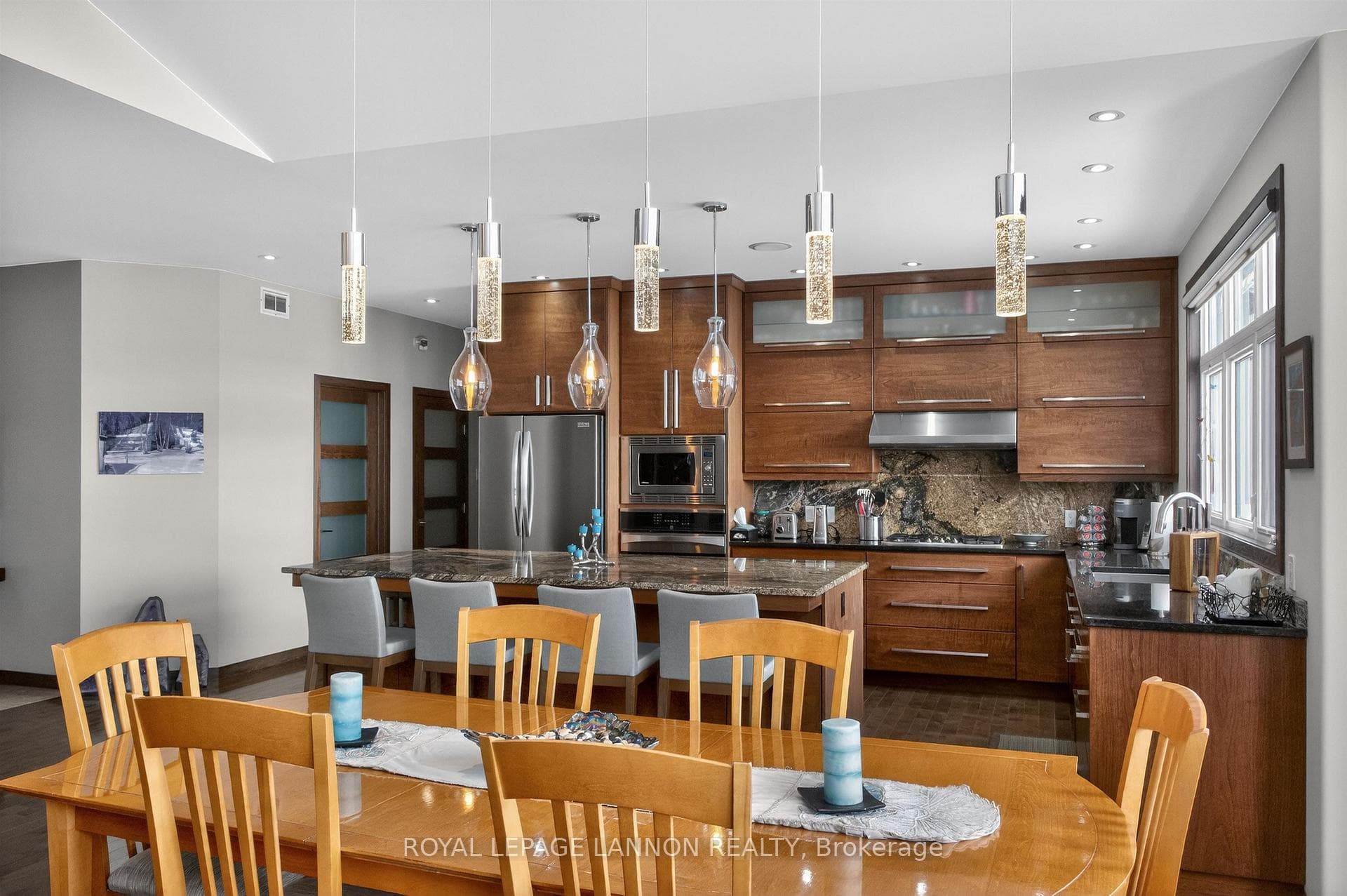 2737 Birch Beach photo 14