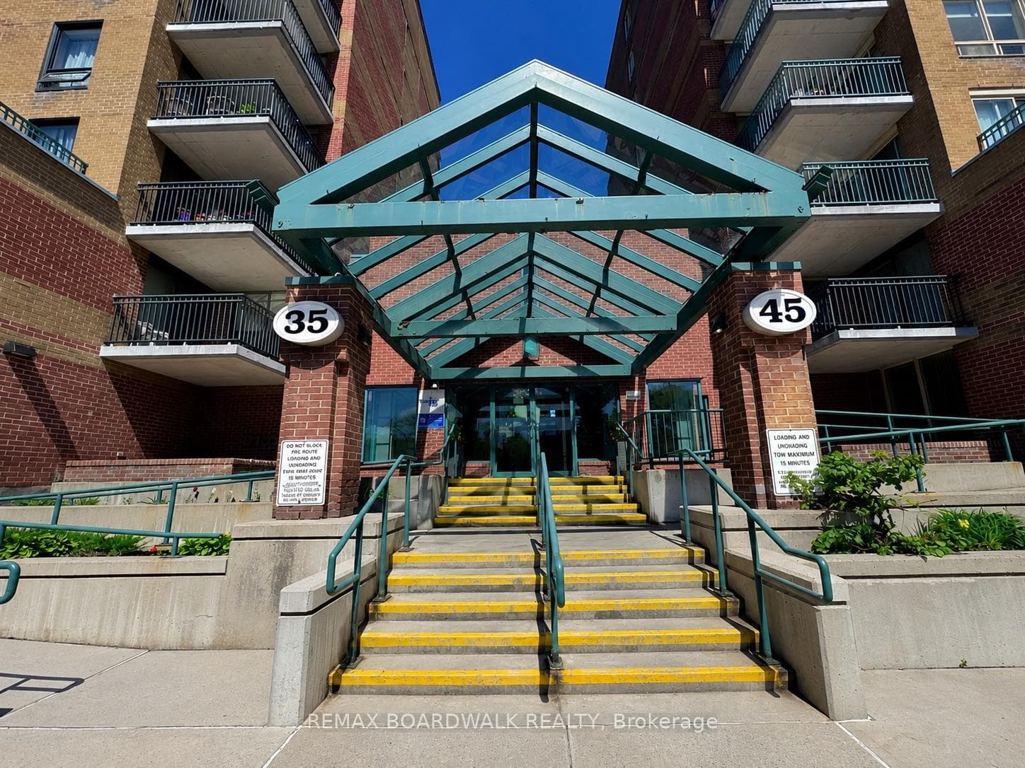 35 HOLLAND Avenue Unit 907 photo 2