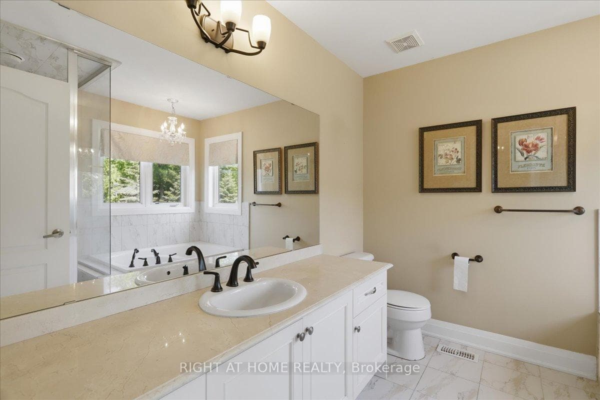 31 Christy Drive photo 32