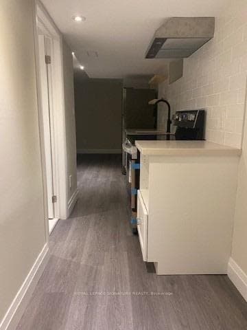 933 Logan Avenue Unit Lower photo 2