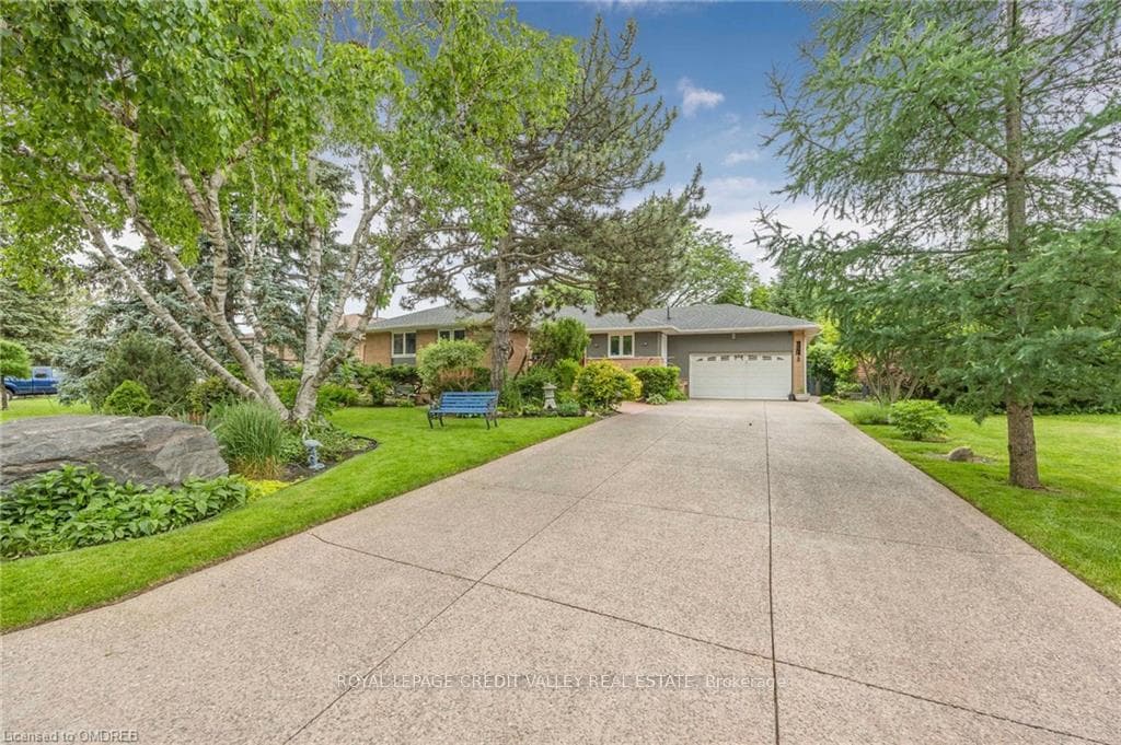 148 Cornwall Heights photo 1