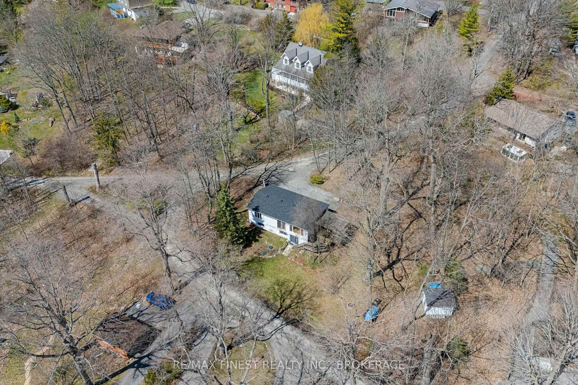 9 Mallard Lane photo 3