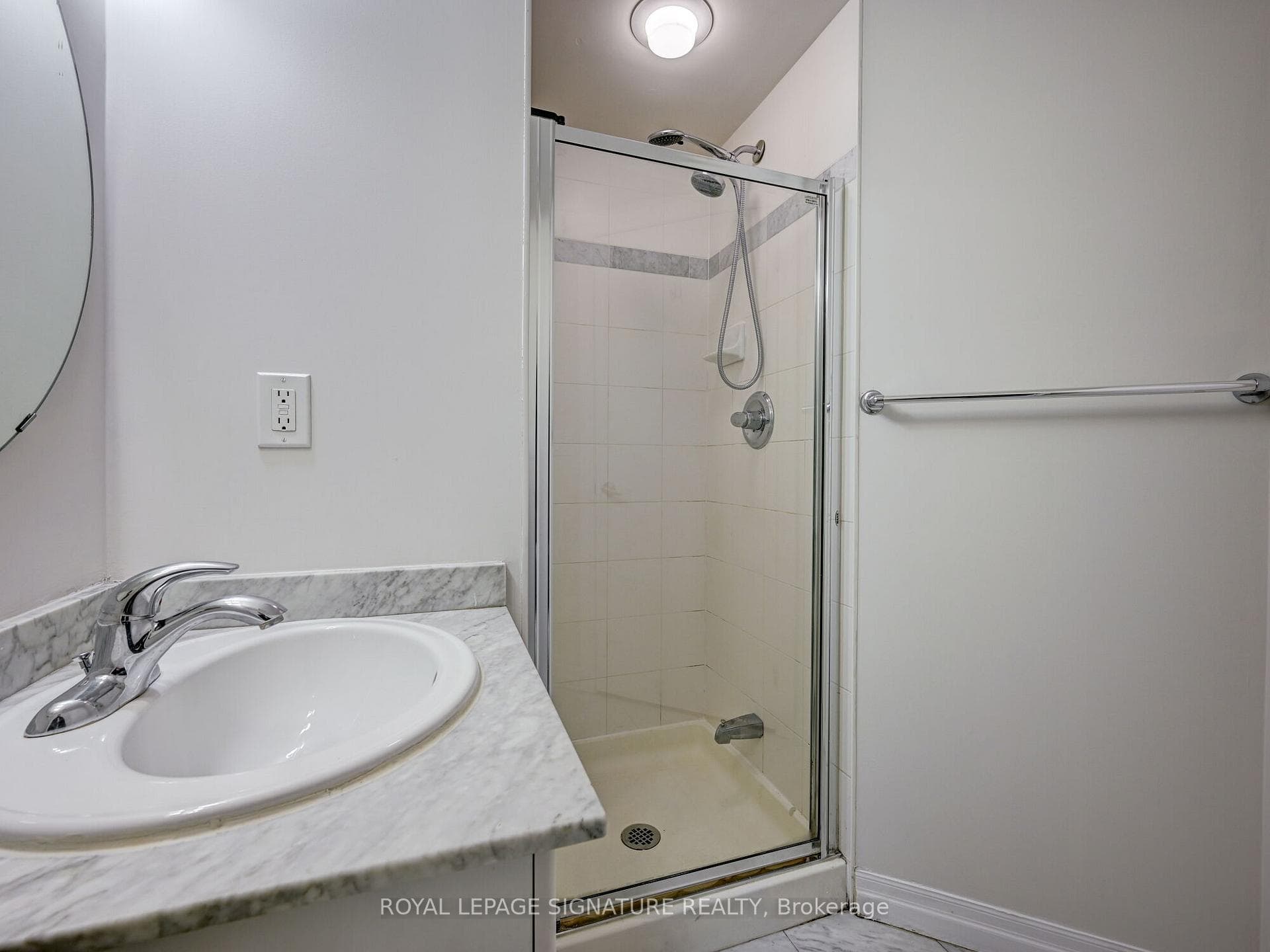 16 Yonge Street Unit 1202 photo 35