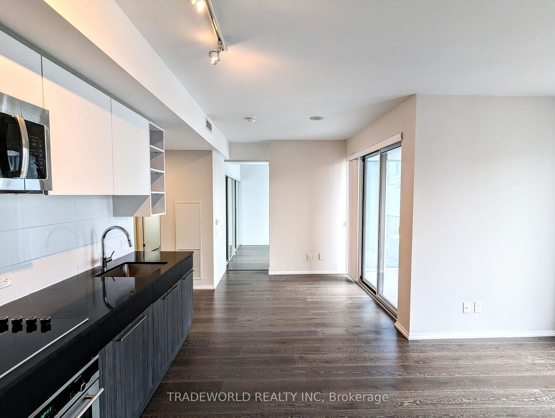 68 Shuter Street Unit 2703 photo 5