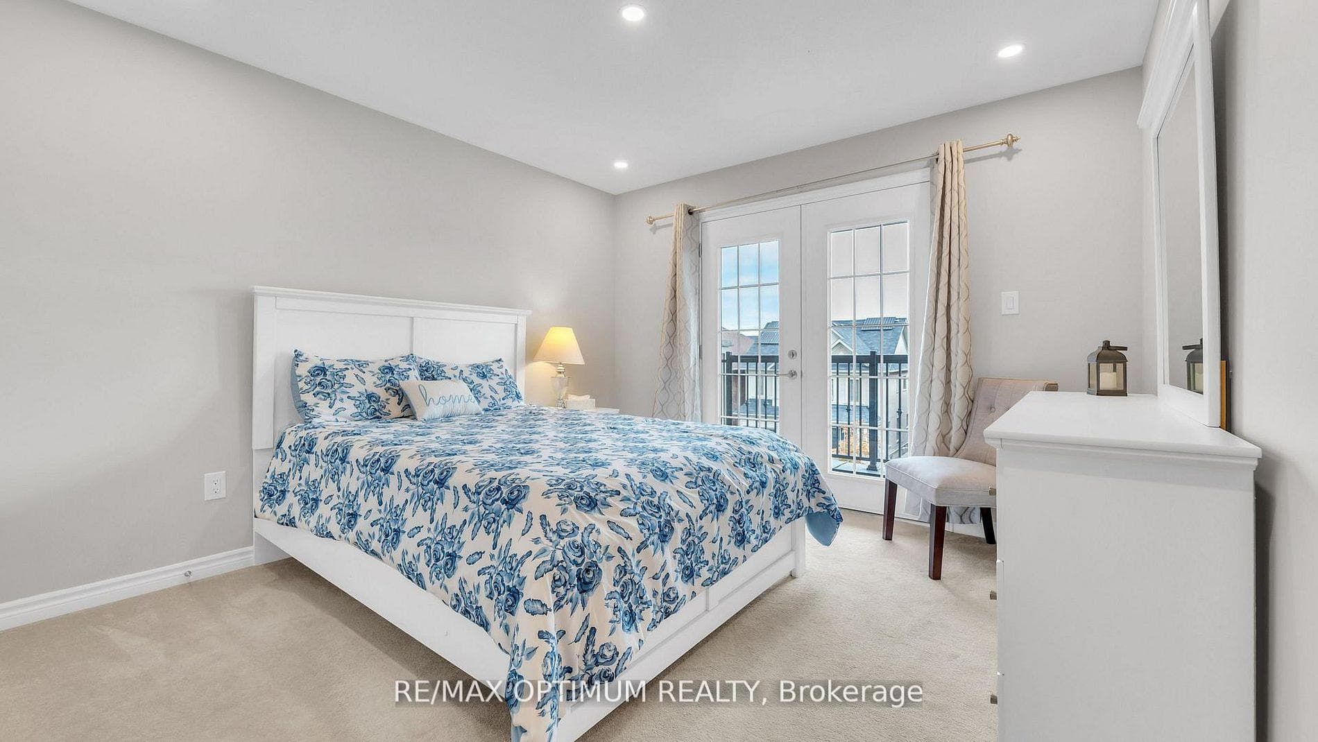 450 Brisdale Drive photo 33