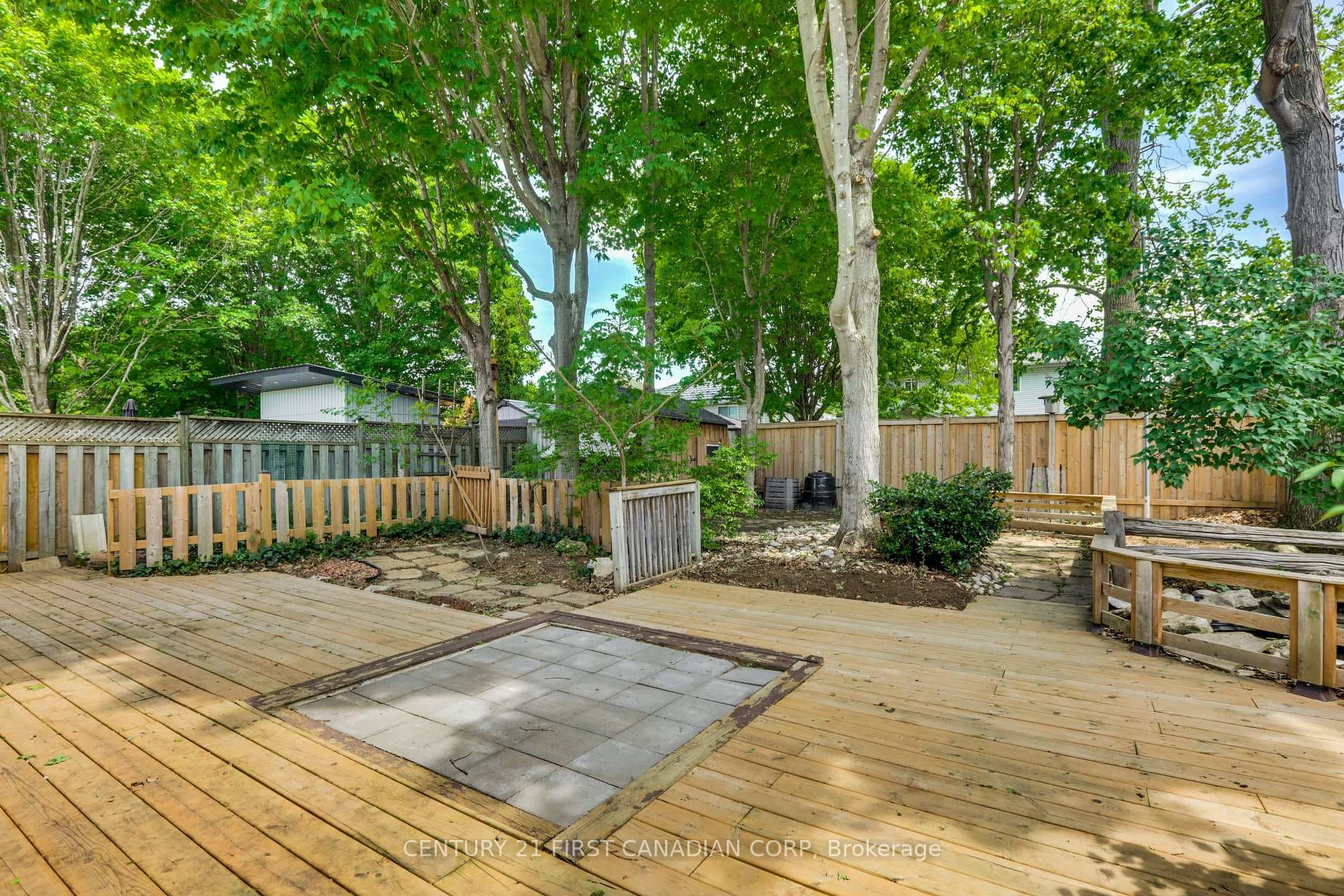 604 Talltree Crescent photo 43