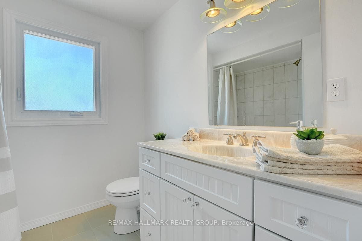 11 Wedgewood Crescent photo 32